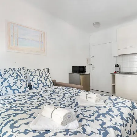 Le Gloria - Hyper Centre - Proche - Wifi Apartment Menton