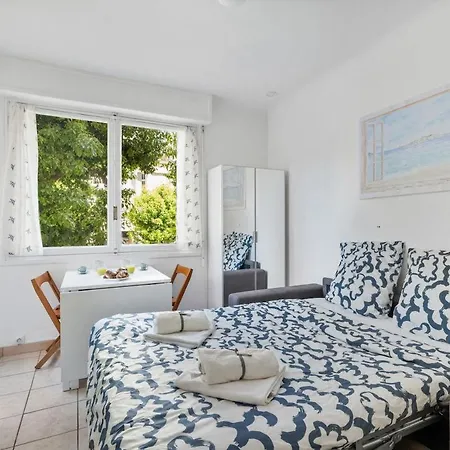 Le Gloria - Hyper Centre - Proche - Wifi Apartment